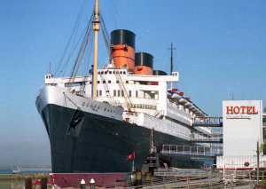 Hotel_Queen_Mary,_Long_Beach_01